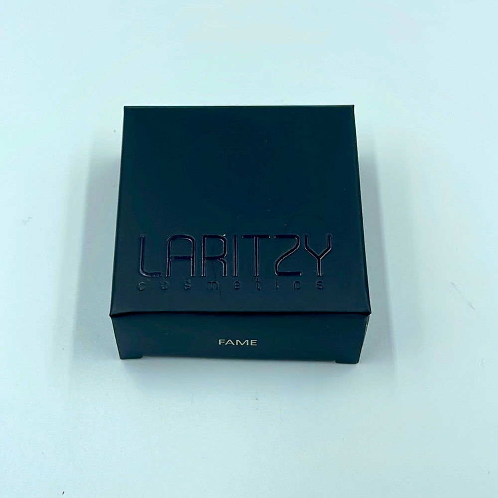Laritzy Cream Highlighter in Fame (NWT)